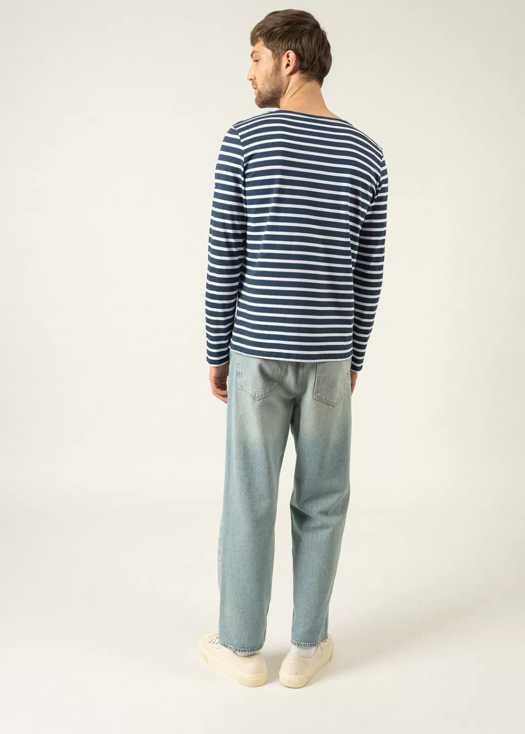 minquiers_unisex_striped_sailor_shirt_3-5.webp Shop Saint James Minquiers unisex striped sailor shirt Marine/neige