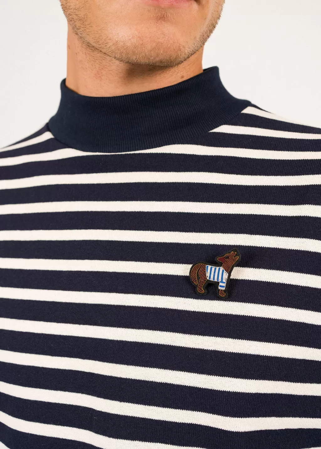 wolf_with_sailor_shirt_brooch_0.webp Clearance Saint James Wolf with sailor shirt brooch Gris